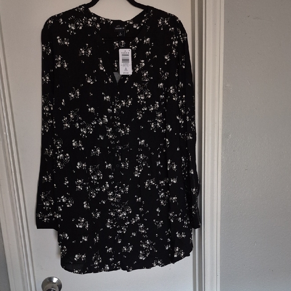 torrid Tops - Torrid NWT Long Sleeve Black Floral Button-Front Babydoll Challis Tunic